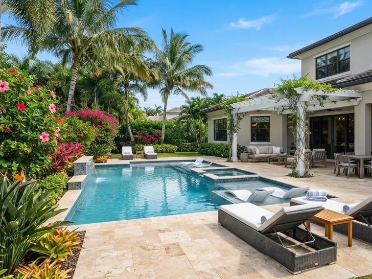 Poolside planting beds and privacy screening